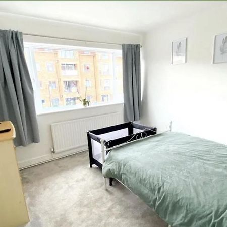 4 Bedroom Property Close To The Harry Potter Studio And Watford Junction Екстериор снимка